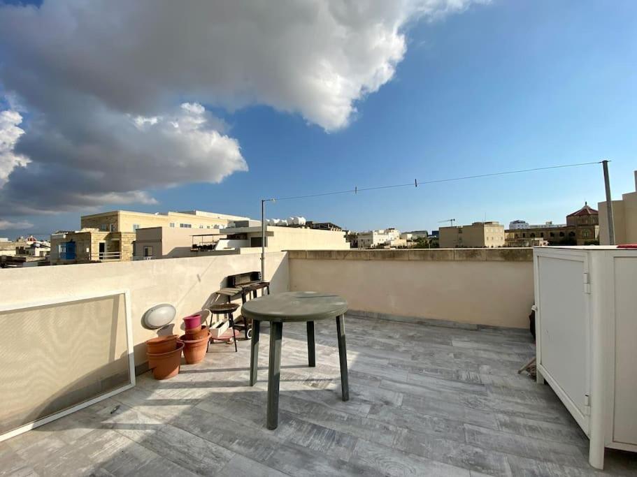 Entire 1 Bedroom Penthouse Birkirkara Exterior photo